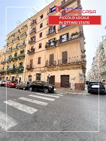 Foto Locale commerciale in via dante 104, Taranto Tre Carrare di 22 m²