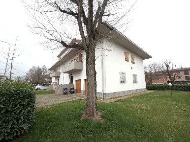 Foto Appartamento a Valsamoggia di 300 m² con 12 locali in vendita