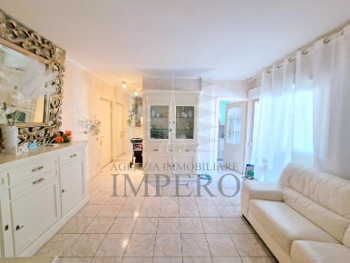 Foto Appartamento in Via San Secondo 13, Ventimiglia Centro Città di 90 m²