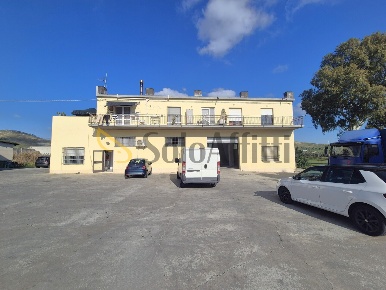 Foto Locale commerciale in Viale Emilia 72, Catanzaro Santa Maria di 200 m²