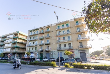 Foto Locale commerciale a Siracusa Gelone - Cadorna di 58 m² con 58 locali