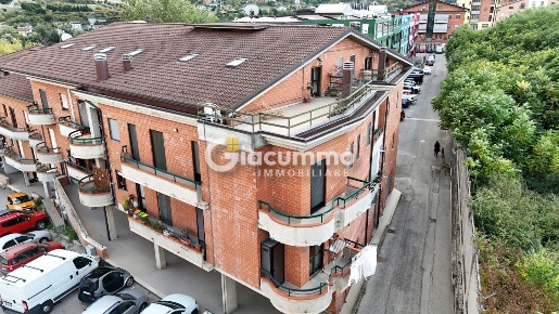 Foto Attico in Via Louis Braille 10, Potenza Centro di 151 m² con 7 locali