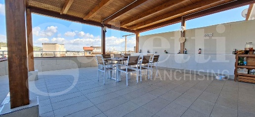 Foto Appartamento in Via Cappella 00, Bacoli Centro di 135 m² con 4 locali