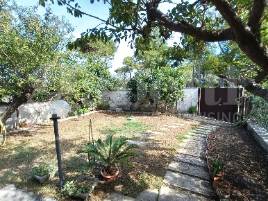 Foto Villa unifamiliare in Via edmondo de amicis 2, Anzio di 130 m²