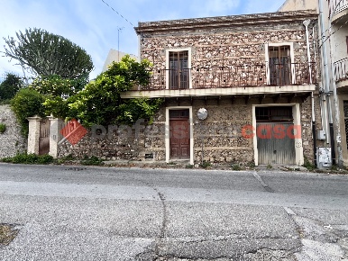 Foto Villa singola in Via CamastrÃ  87, Pace del Mela Centro di 300 m²