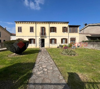 Foto Villa bifamiliare a Minerbe Centro di 350 m² in vendita