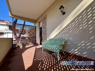 Foto Appartamento a Massa Marina di Massa Centro di 90 m² con 5 locali