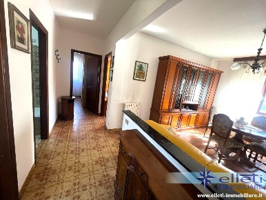 Foto Appartamento a Massa Marina di Massa Centro di 65 m² con 3 locali