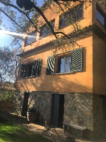 Foto Villa unifamiliare a Magliano in Toscana di 120 m² con 5 locali