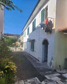 Foto Appartamento a Pontedera La Rotta, Pietroconti di 103 m² con 4 locali