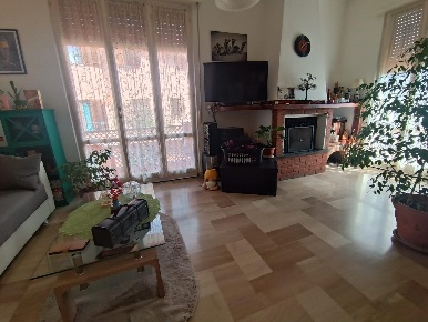 Foto Appartamento a Massa Marina di Massa Centro di 70 m² con 4 locali