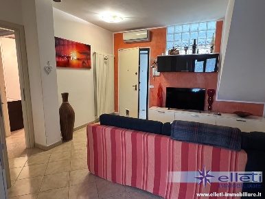 Foto Appartamento a Massa Zona Industriale di 102 m² con 7 locali