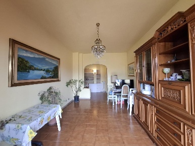 Foto Appartamento a Carrara Marina di Carrara di 90 m² con 4 locali