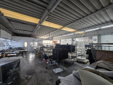 Foto Capannone industriale a Calcinaia Fornacette di 260 m² con 1 locali