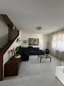 Foto Villa a schiera a Capraia e Limite Limite di 240 m² con 5 locali