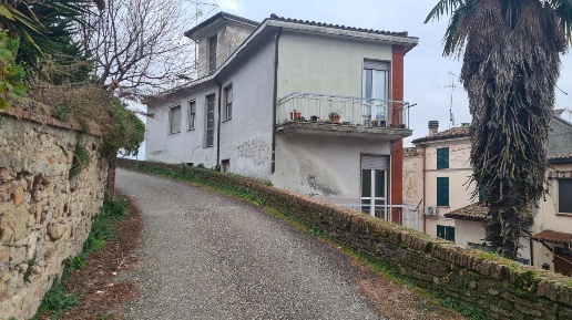 Foto Appartamento a Rovescala Centro di 63 m² con 4 locali in vendita