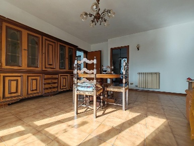 Foto Appartamento a Massa Mirteto di 110 m² con 5 locali in vendita