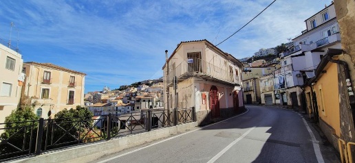 Foto Appartamento in Via Marcello Salomone, Pizzo Centro di 145 m²