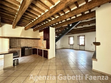 Foto Casa indipendente a Faenza di 238 m² in vendita