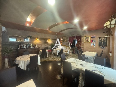 Foto Bar a Villafranca di Verona di 140 m² con 3 locali in vendita