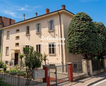 Foto Casa indipendente a Bologna di 171 m² con 6 locali in vendita