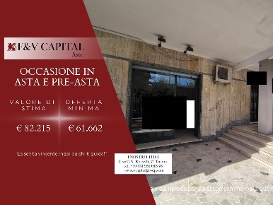 Foto Locale commerciale in Via dei Gazzi, Loano Centro di 43 m² in vendita