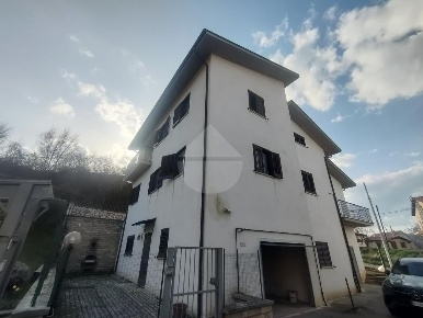 Foto Villa a schiera in SP 35 BIS, L'Aquila Bagno - Monticchio di 150 m²