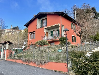 Foto Villa unifamiliare in Via Arezzana 3, Mombarcaro di 180 m² in vendita
