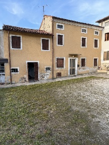 Foto Casale in Via Scarantello, Brendola Centro di 120 m² con 6 locali