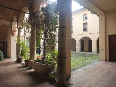 Foto Appartamento in Via Ala Ponzone, Cremona Centro di 286 m² in vendita