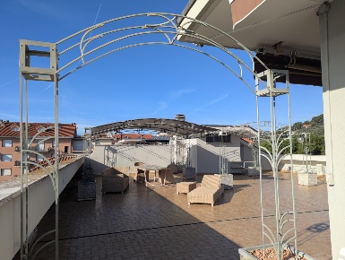 Foto Attico in Viale Europa 5, San Bartolomeo al Mare Centro di 152 m²