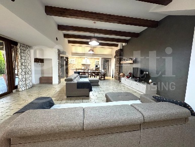 Foto Appartamento in Via Aldo Moro 63, Marino Frattocchie di 100 m²