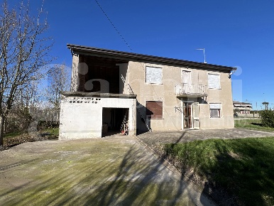 Foto Villa singola a Arzergrande di 194 m² con 5 locali in vendita