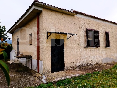 Foto Casa indipendente in Via Pio Nono 3, Cisterna di Latina Centro
