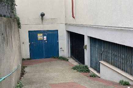 Foto Magazzino a Formia Centro di 402 m² con 2 locali in vendita