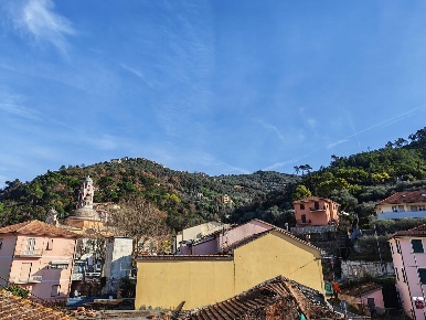 Foto Appartamento a Sestri Levante Centro di 80 m² con 6 locali in vendita