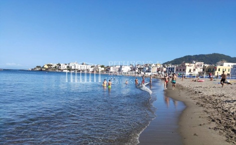 Foto Villa unifamiliare in Via BATTISTESSA 18, Ischia Centro di 500 m²