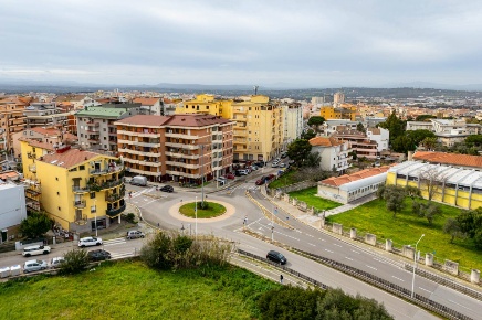 Foto Locale commerciale in Via Degli Astronauti snc, Sassari di 106 m²