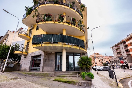 Foto Locale commerciale in Via Degli Astronauti snc, Sassari di 106 m²