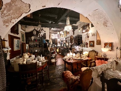 Foto Locale commerciale in Corso Vittorio Emanuele Ii, Cagliari Stampace