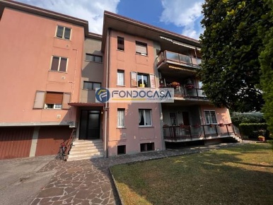 Foto Appartamento in via mezzocolle 6/D, Desenzano del Garda di 75 m²