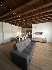 Foto Appartamento in PIAZZA DALL'ARMI 1, Montebelluna Centro di 118 m²
