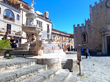 Foto Appartamento in Via Damiano Rosso, Taormina Centro di 110 m²