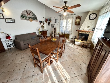 Foto Appartamento a Costa Volpino Centro di 100 m² con 3 locali in vendita