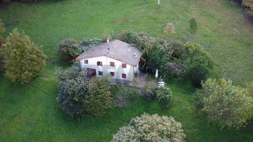 Foto Rustico a Solto Collina di 250 m² con 4 locali in vendita