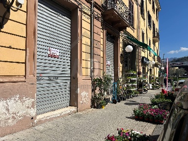 Foto Locale commerciale in via piave 14, Cosenza Centro di 68 m² in affitto