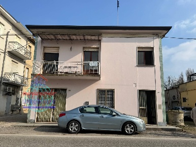 Foto Villa unifamiliare in via bondenese 284, Cento Frazioni Nord di 83 m²