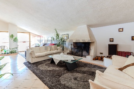 Foto Attico in Via Del Priorato 2, Cagliari Genneruxi di 140 m² in vendita