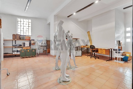 Foto Laboratorio in via Vittorio Veneto 14, Brugherio Centro di 65 m²