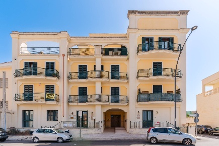 Foto Attico in Piazza Cesare Terranova 5, Parabita Centro di 256 m²
